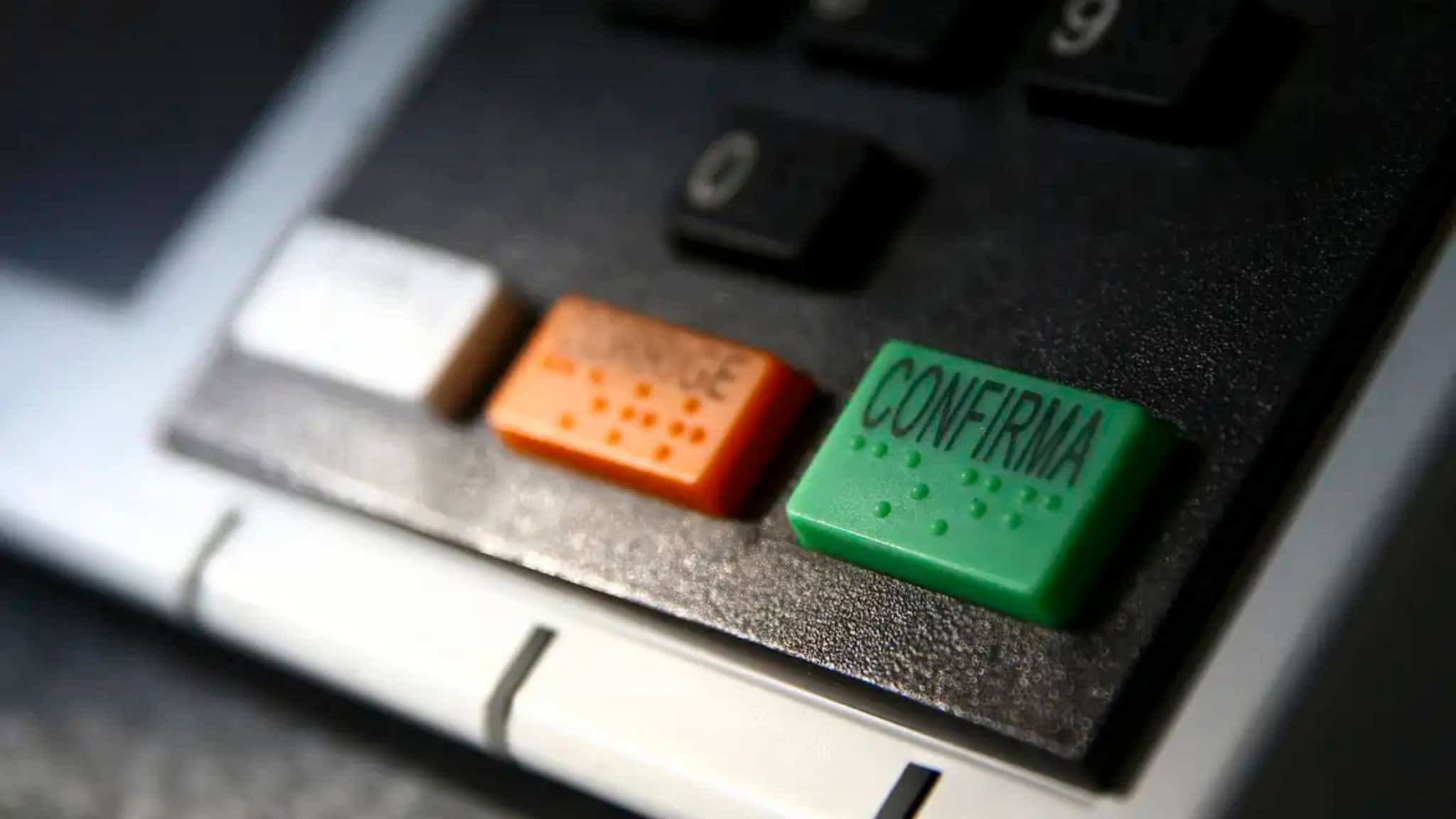 Close em botões de urna eletrônica