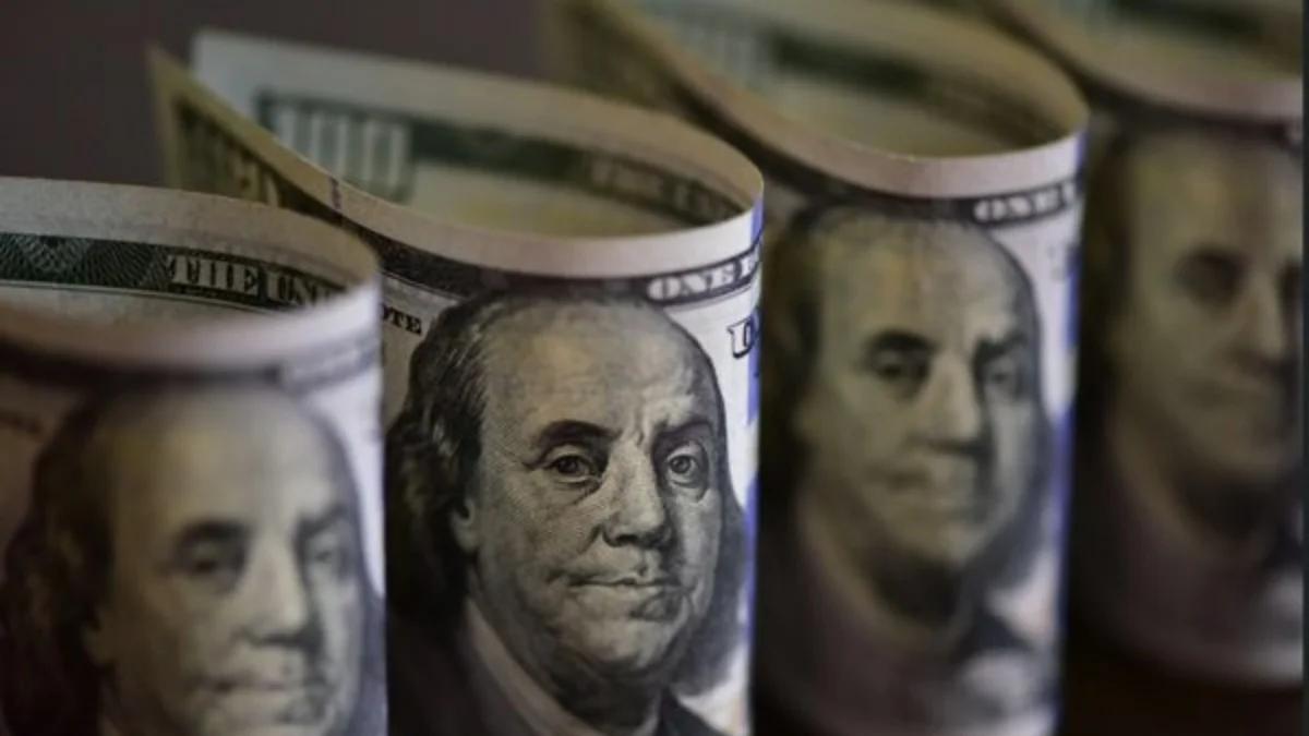 Dólar fica estável, apesar de tensão global com petróleo acima de US$ 100