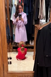 Harry e Meghan criticam ronda de paparazzi em escola de Archie e Lilibet