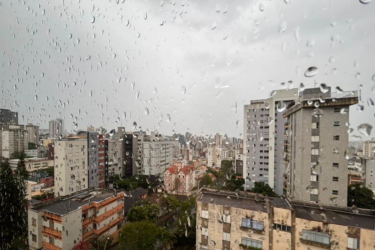 Chuva ameaça 551 cidades de MG com alagamentos e deslizamentos; veja lista