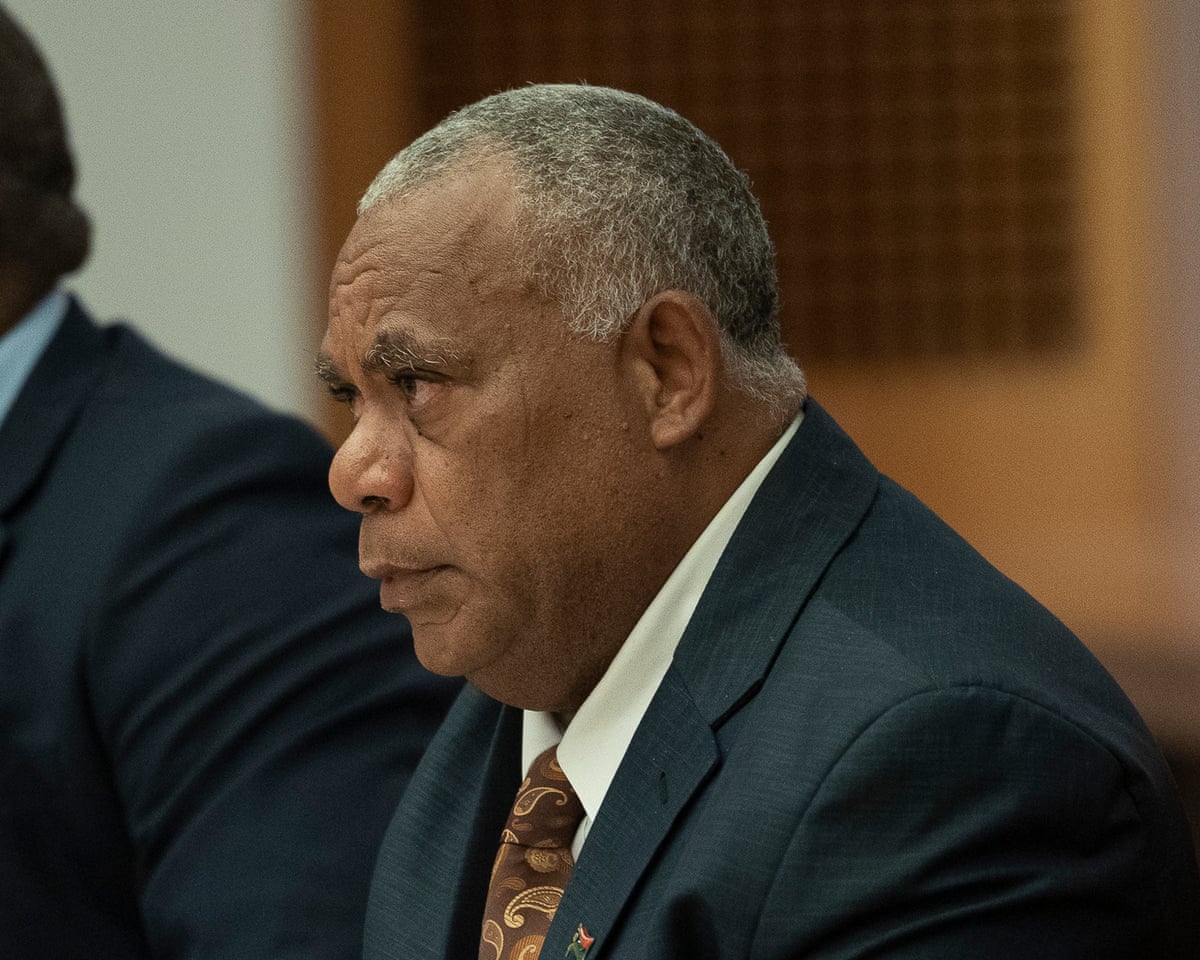 Um morto e mais de 30 desaparecidos após o ferry afundar perto da costa de Vanuatu em mar agitado