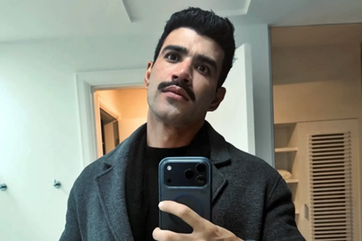 Gusttavo Lima ostenta novo visual e web rasga elogios: "Cara de menino"