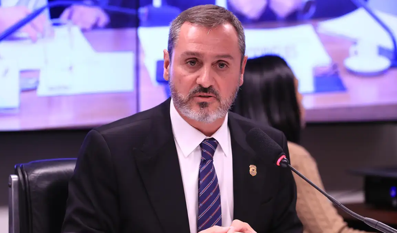André Mendonça afasta Andrei Rodrigues da direção da PF