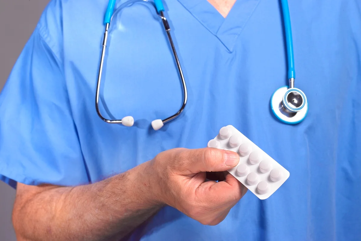 Falsos médicos são acusados pelas mortes de 2 pacientes em hospital de SP