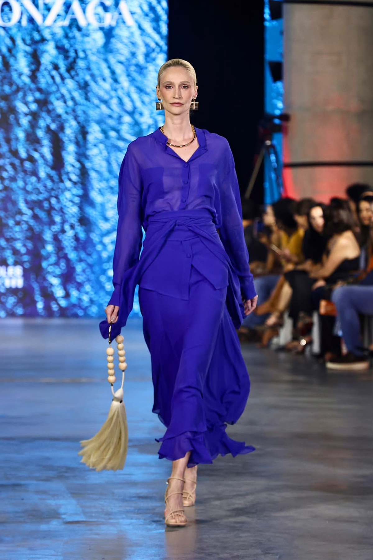 Metrópoles Catwalk: Letícia Gonzaga, Biruta e Tela Ambulante agitam 1° dia