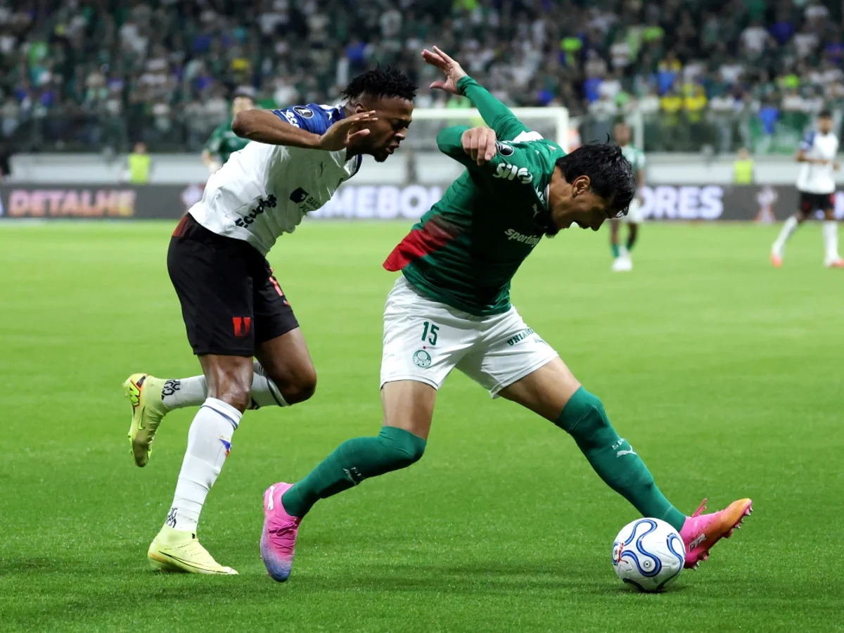 Libertadores: Gustavo Gómez recebe 3º amarelo e desfalca Palmeiras em Quito