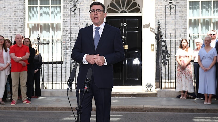 A pressão por um rompimento do Reino Unido aumenta após acordo histórico, com Trump apoiando a reunificação da Irlanda
