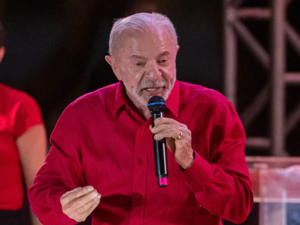 "Nos melhores momentos da história do futebol não existiam bets", diz Lula