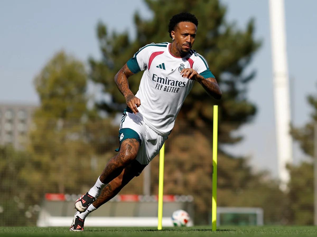 Desfalque no Brasil, Militão volta a treinar com elenco do Real após lesão