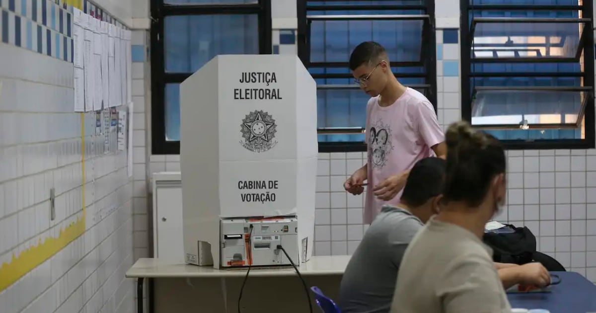 Sete em cada dez brasileiros sentem mais raiva da política do que esperança, mostra pesquisa