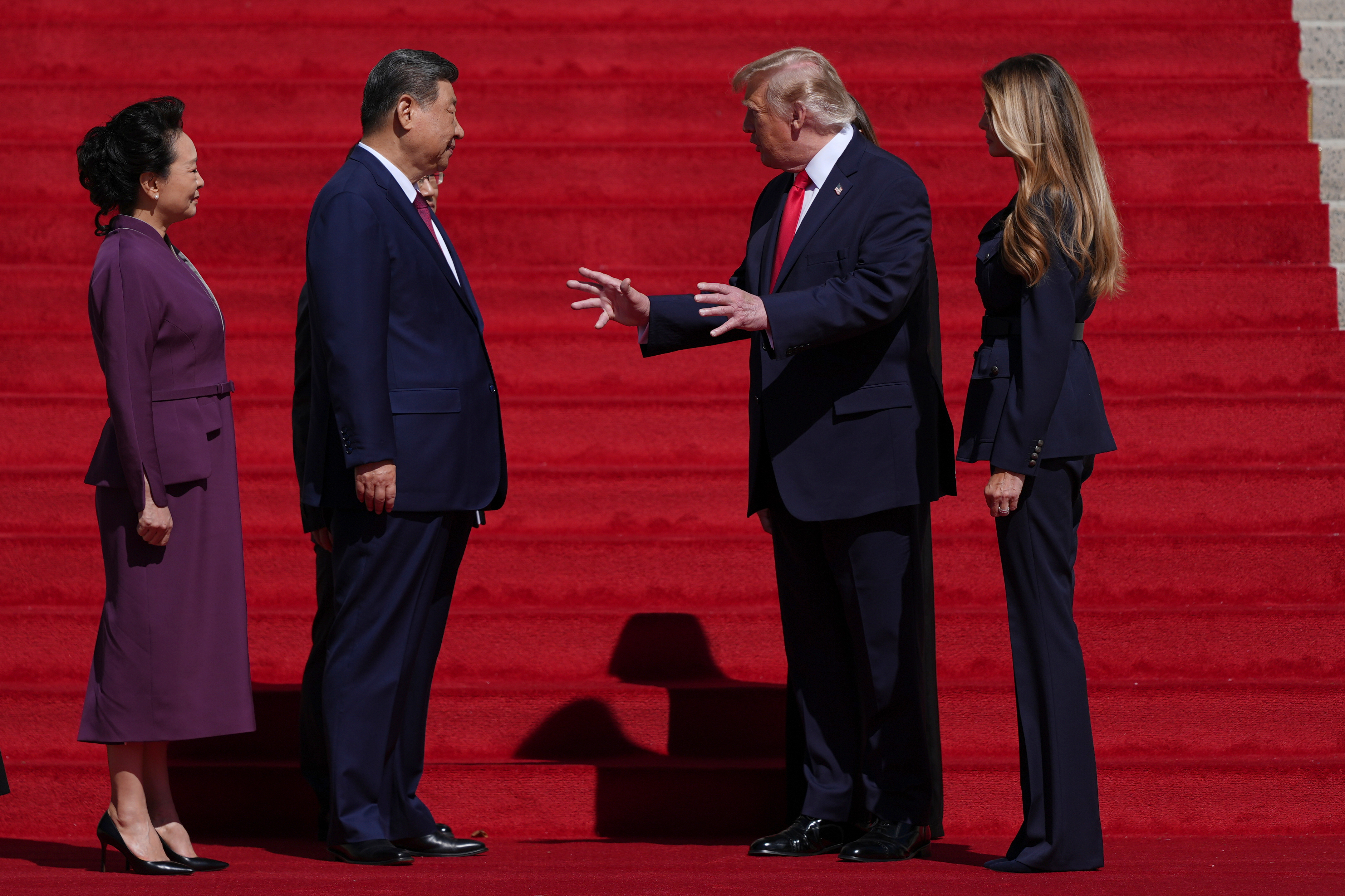 Trump nega ter oferecido vender armas ao Xi da China