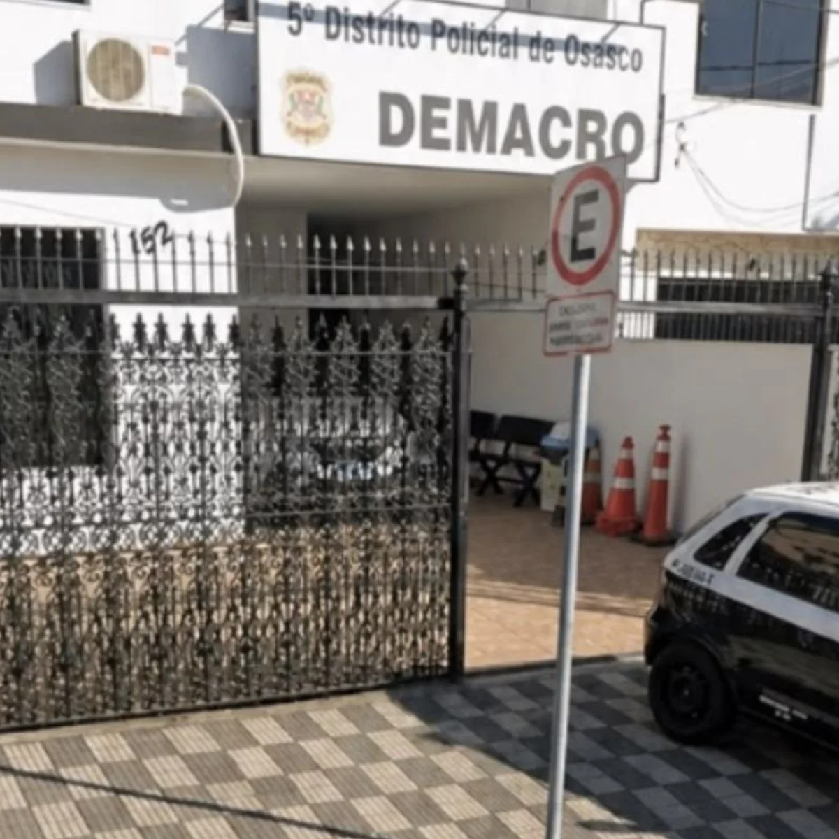 Mulher causa acidente com 5 vítimas ao aprender a dirigir em carro lotado
