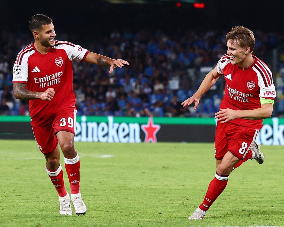 Ødegaard impressiona o Napoli enquanto o Arsenal começa a campanha da Liga dos Campeões com vitória