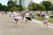 Os corredores completam os percursos da prova