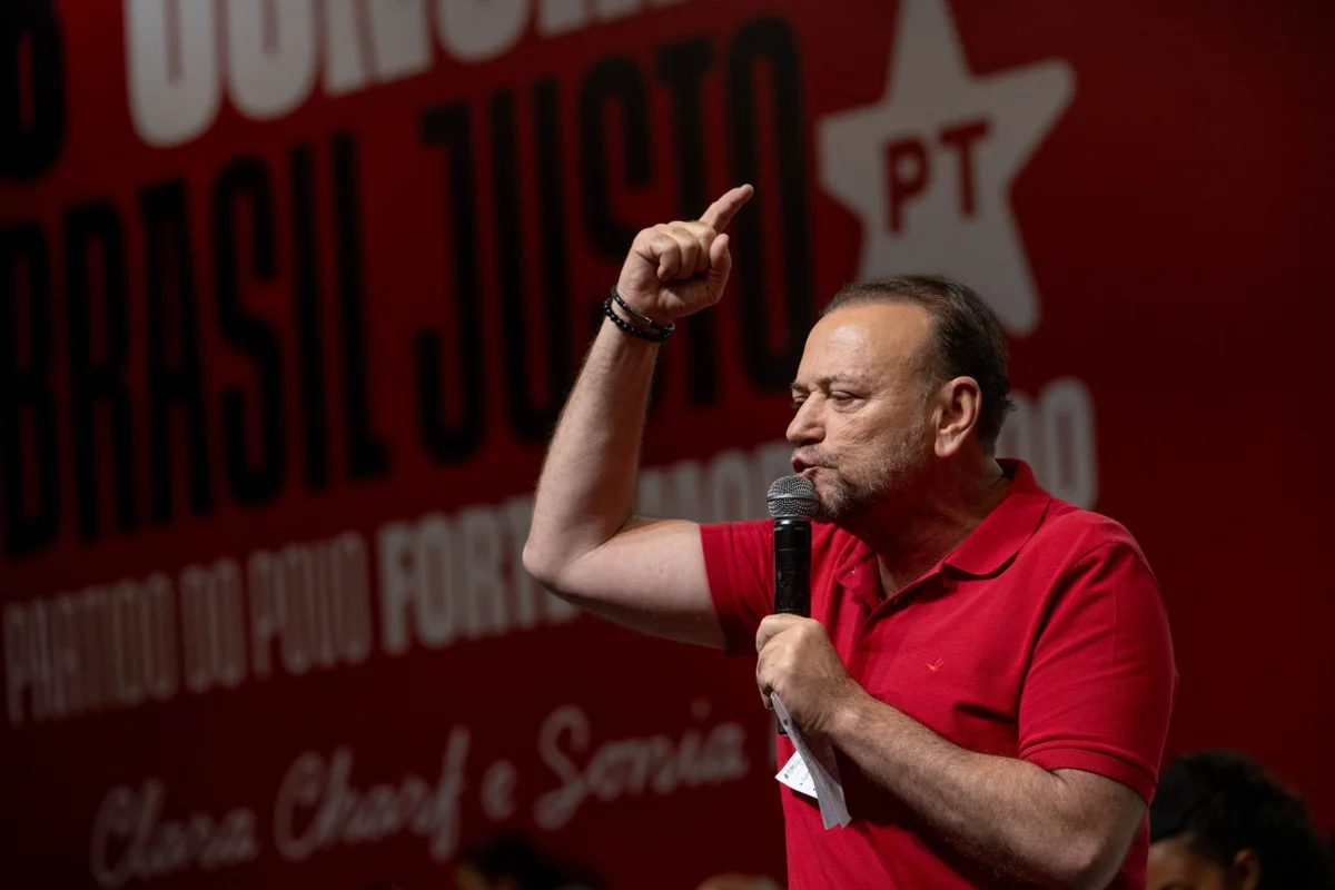 Presidente do PT pede apuração de "todas as denúncias" em crise no STF