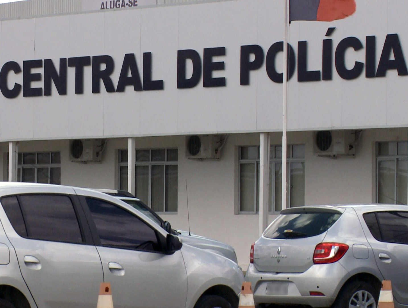 Homem é preso suspeito de estuprar adolescente com deficiência e ameaçar a vítima com faca, em Areia
