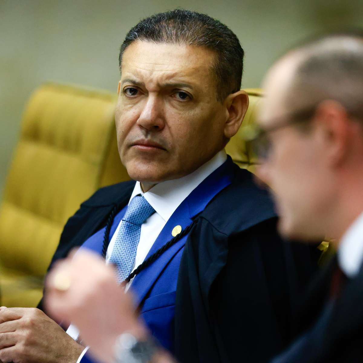 Ministro Nunes Marques suspende jingle da campanha de Lula contra Flávio Bolsonaro