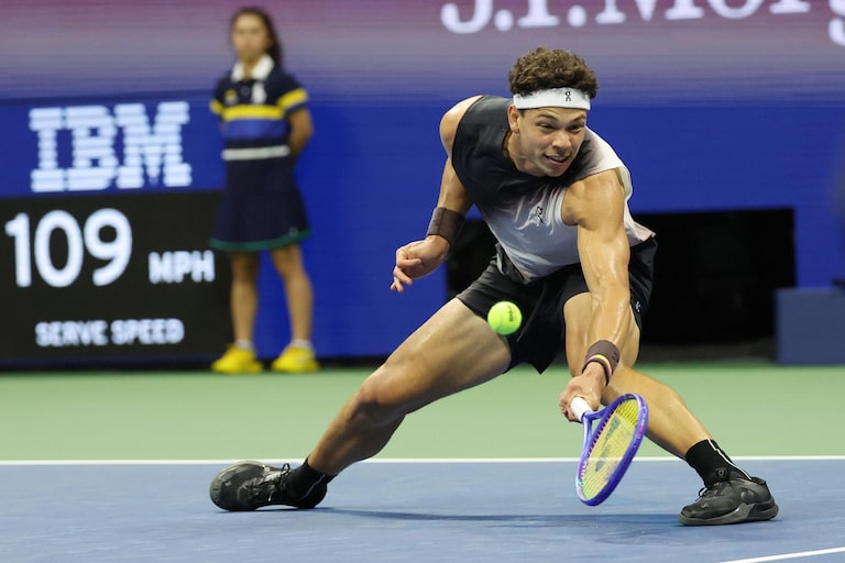 Shelton derrota Tiafoe e enfrentará Zverev na final do US Open