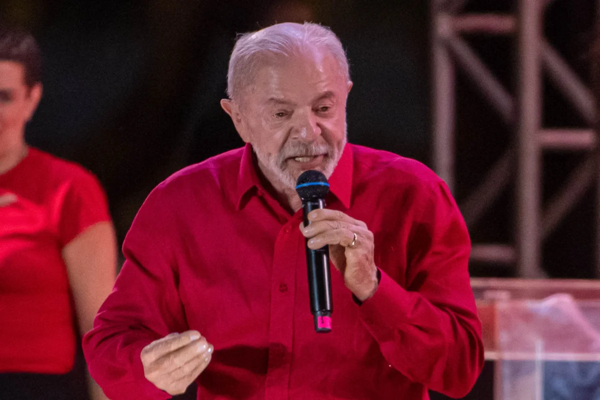 “Nos melhores momentos da história do futebol não existiam bets”, diz Lula