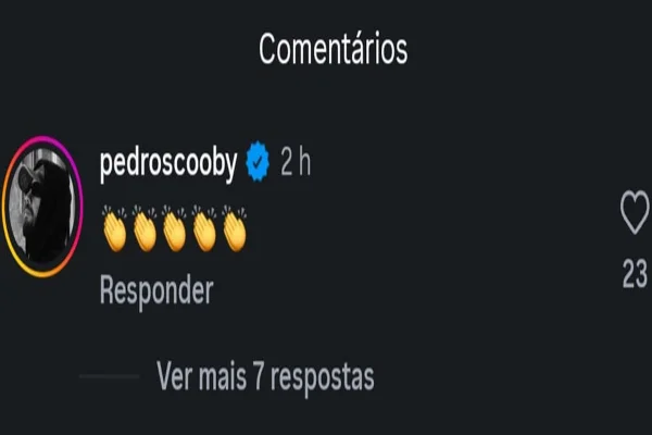 Após separação, Cintia Dicker posa de topless na web e Pedro Scooby reage