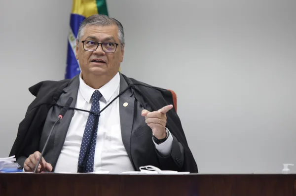 Dino diz que decisão de Mendonça sobre Andrei teve “atropelos processuais”