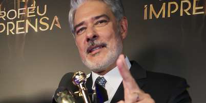 Bonner nos bastidores da gravação do Troféu Imprensa, na sede do SBT, em São Paulo Foto: Divulgação/SBT