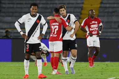 Vasco poupa titulares em viagem à Colômbia e empata sem gols com Santa Fe pela Sul-Americana