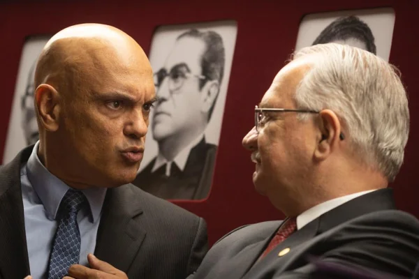 Fachin assume relatoria de 3 inquéritos relacionados ao das Fake News