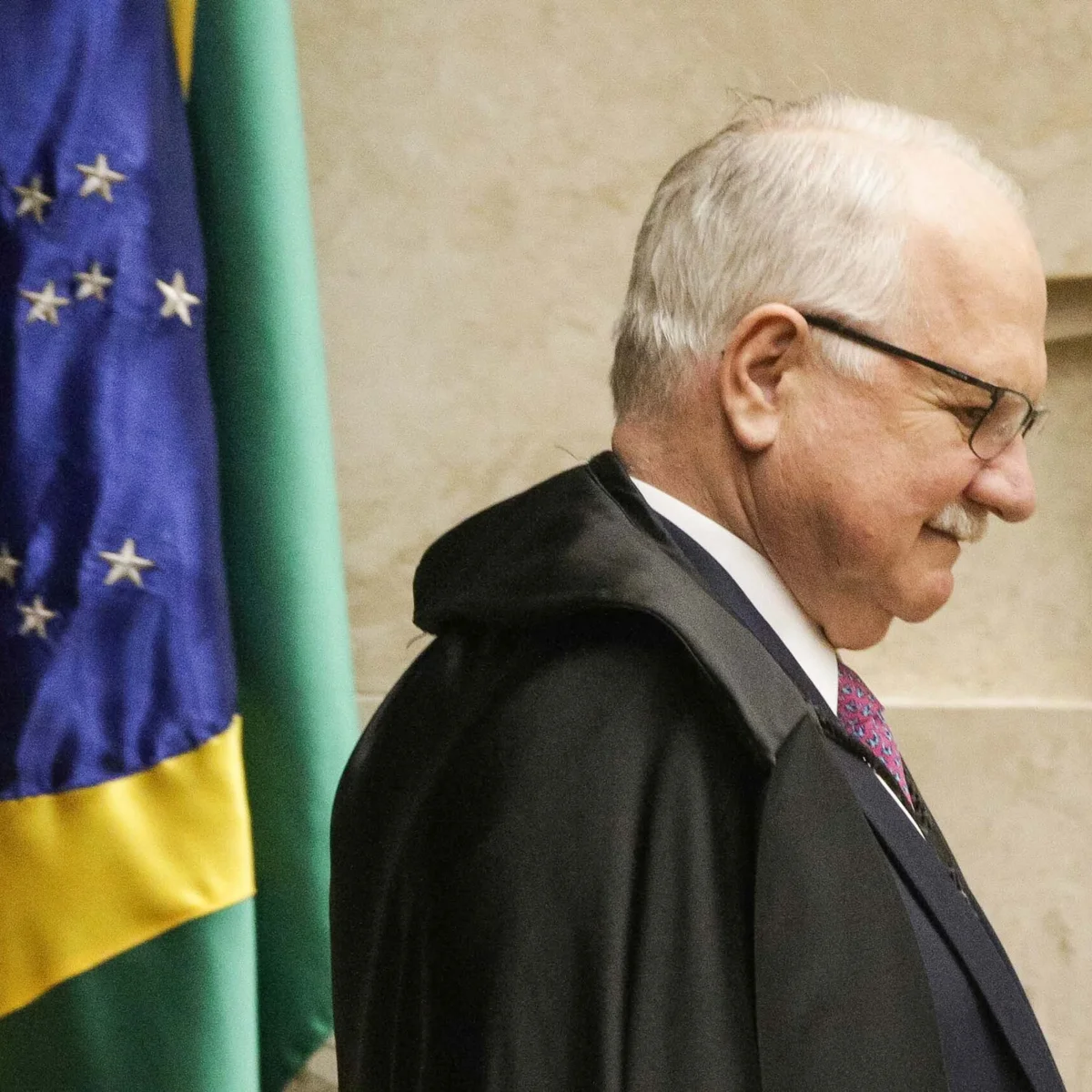AGU diz que decisão de Fachin restaura ordem, e MJ defende autonomia da PF