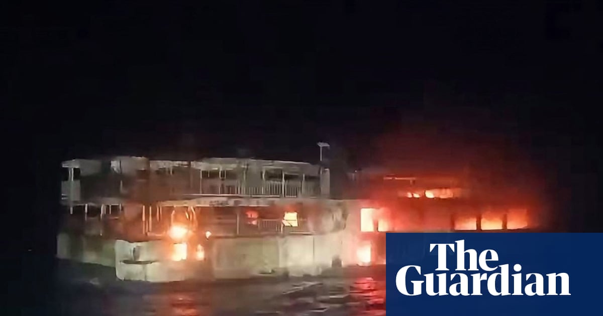 Incêndio mortal em ferry nas Filipinas deixa dezenas de pessoas desaparecidas