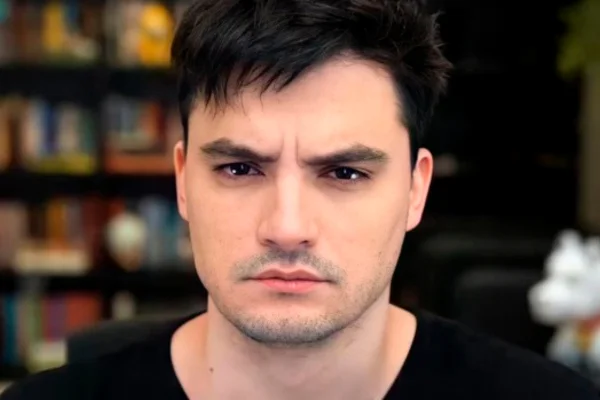 Felipe Neto lamenta ter divulgado bets: “Burro e ganancioso” - destaque galeria