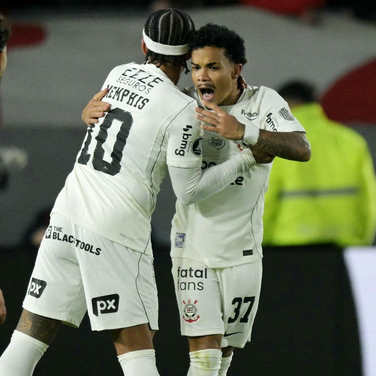 Corinthians continua resistente na Libertadores e empata com o Estudiantes na Argentina