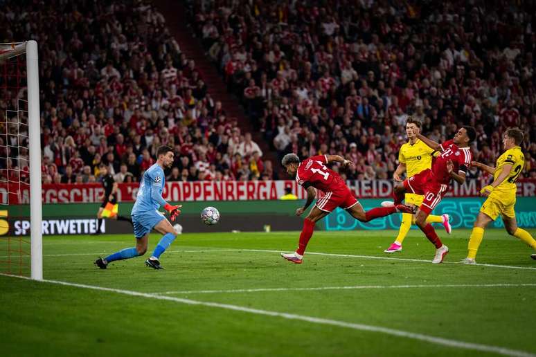 Bayern acorda no segundo tempo e goleia o Bodo/Glimt