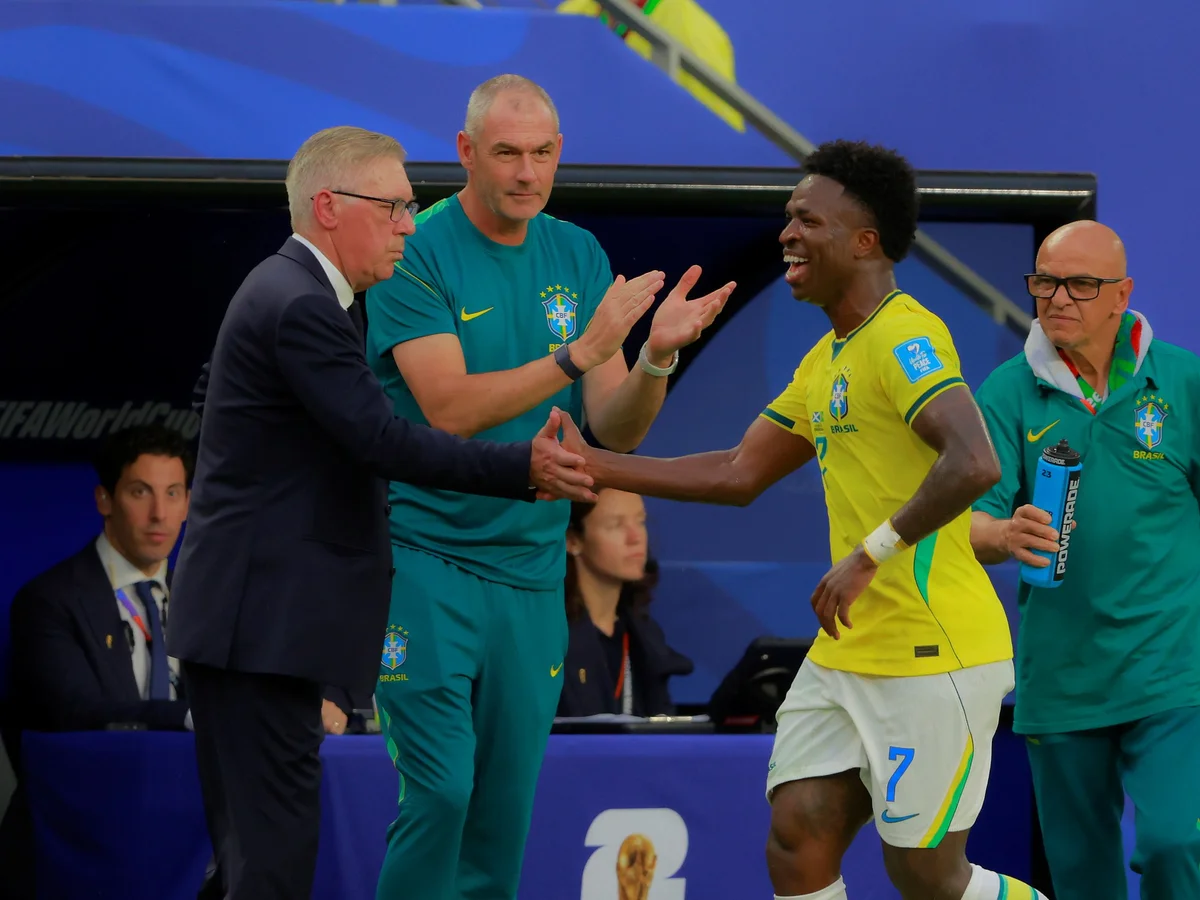 Em baixa, Vinícius Jr. é elogiado por Carlo Ancelotti: "Qualidade inegável"