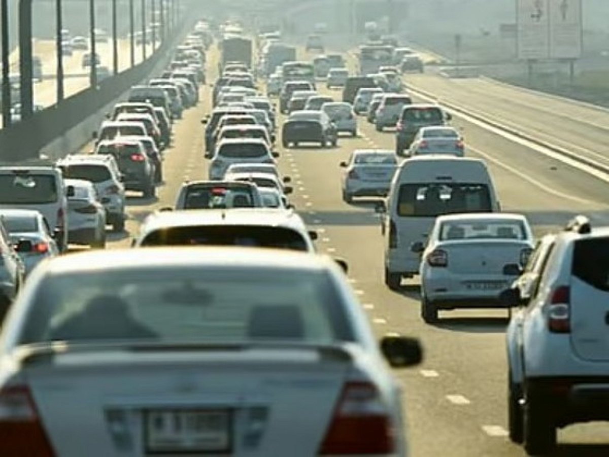 Trânsito Dubai-Sharjah: Congestionamento intenso atinge rotas principais