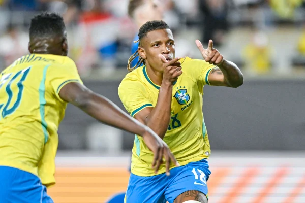 Primeira lista pós-Copa de Ancelotti conta com 10 jogadores do Brasileirão - destaque galeria