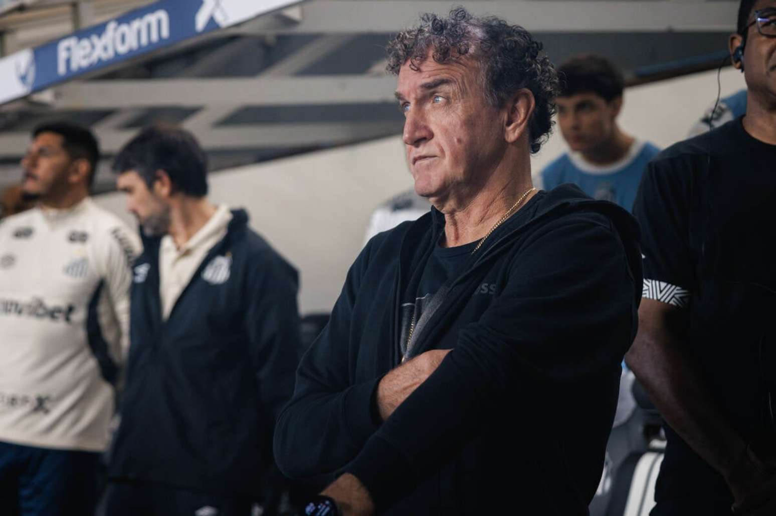 Cuca durante jogo do Santos na Vila Belmiro &ndash;