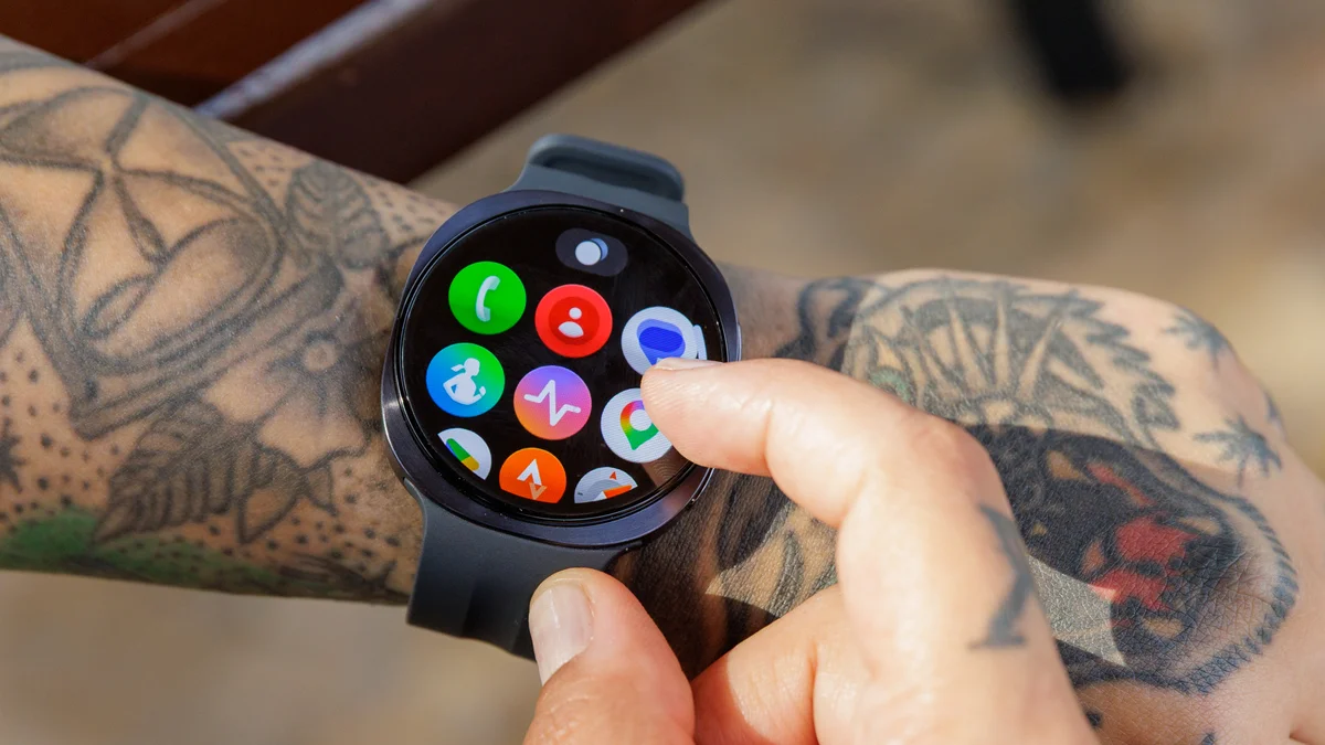Imagem da matéria: Galaxy Watch 9 cai para menos de R$ 2 mil no Mercado Livre com cupom