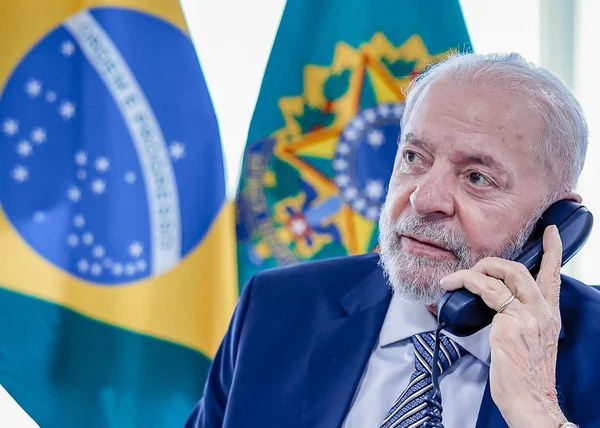 Lula conversou com Fachin na véspera das decisões do ministro sobre Andrei