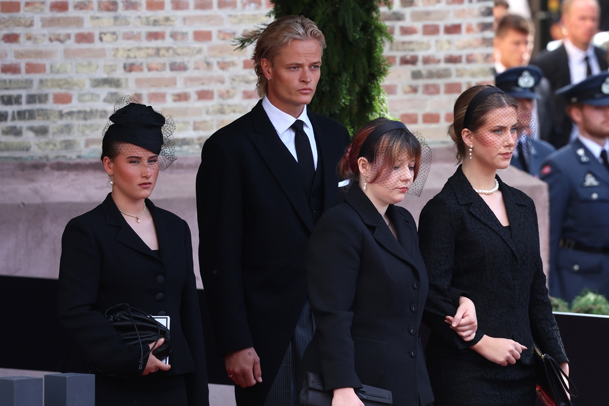 De "neto" preso a William: veja quem esteve no funeral do rei Harald V