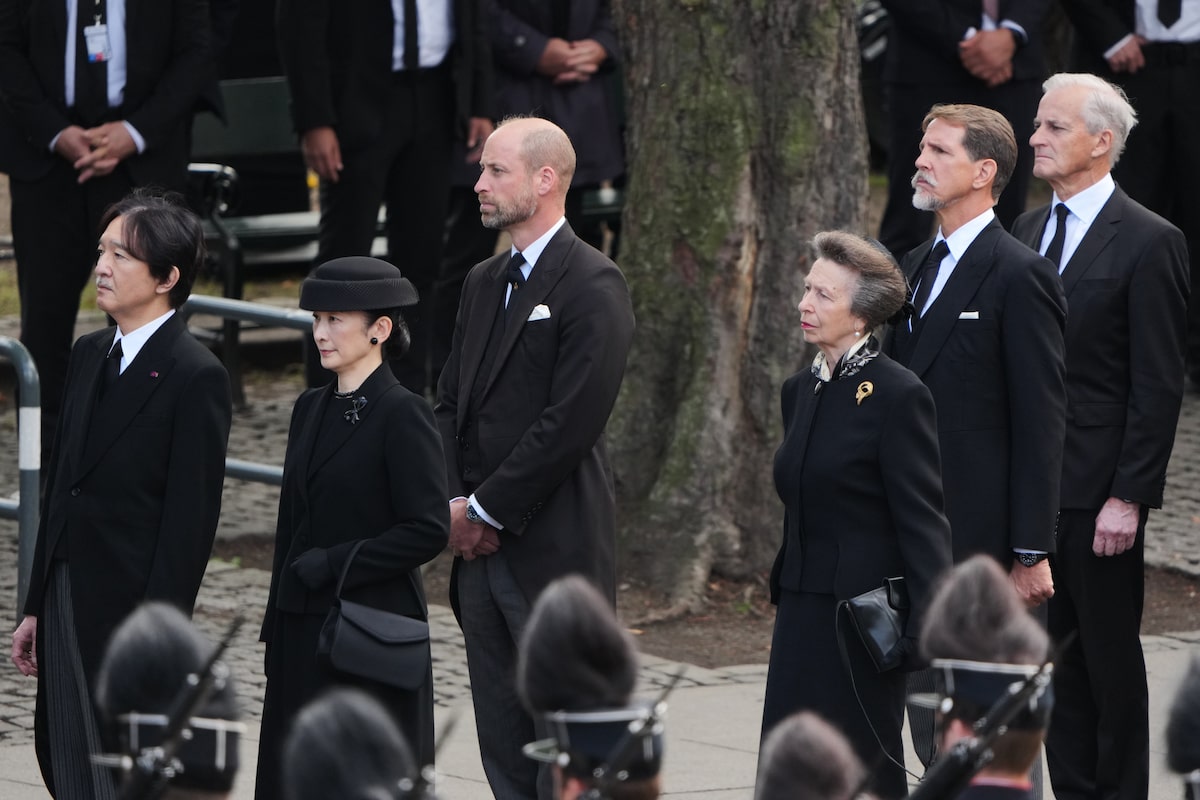 Funeral do rei Harald reúne multidão, integrantes da realeza e líderes europeus na Noruega
