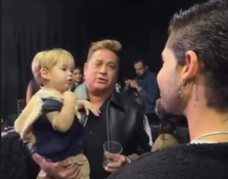 Leonardo ficou fora da festa do neto, mas não deixa aniversário passar em branco
