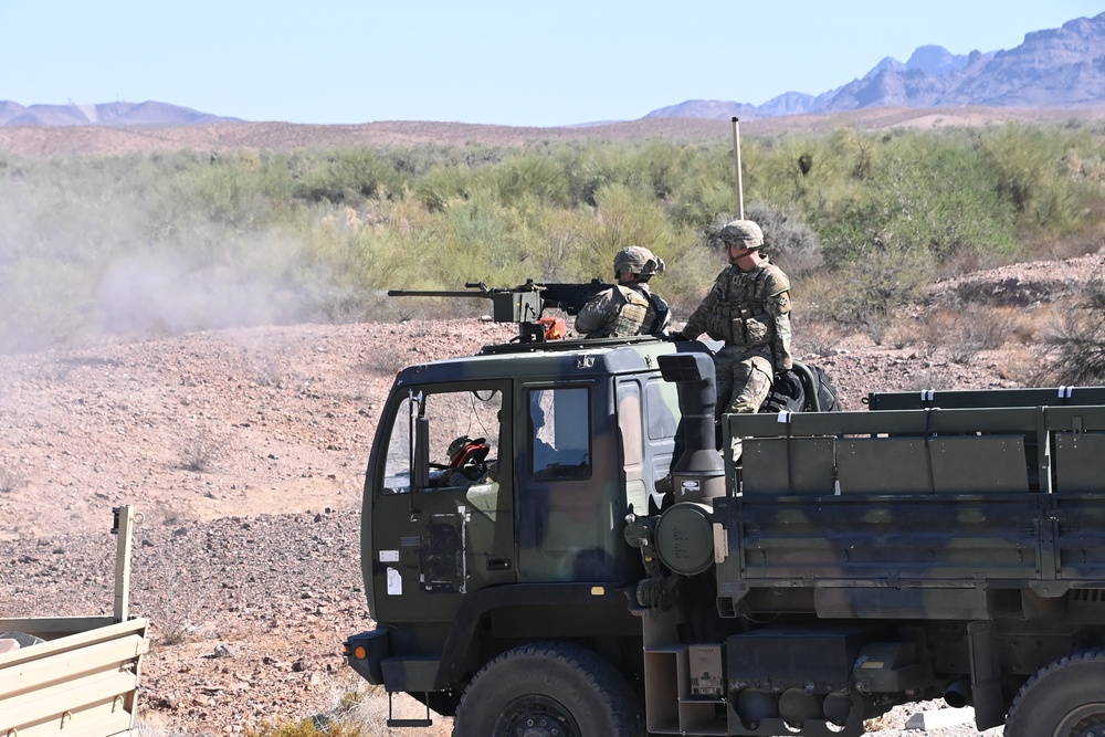 Imagem relacionada à notícia: Missão fronteiriça Os soldados treinam nos EUA Exército Yuma Provando Terra