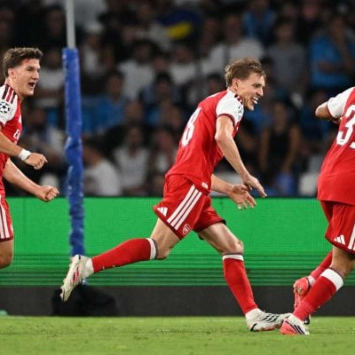 Arsenal vence Napoli fora de casa e estreia com vitória na Champions
