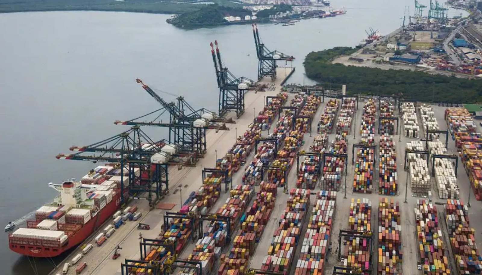 Prática de dumping tenta sufocar o comércio local com preços abaixo do mercado Divulgação/Porto de Santos - arquivo