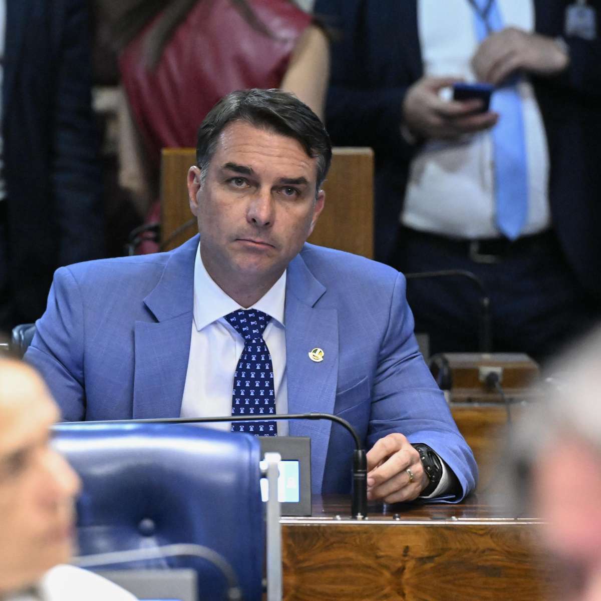 TSE ordena remoção de posts sobre Flávio Bolsonaro e Nossa Senhora