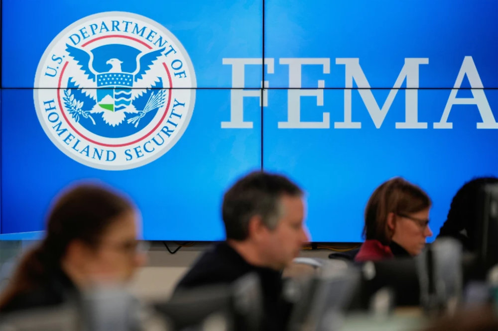 Juiz federal determina que o plano do DHS de Trump para reduzir em 50% a equipe da FEMA era ilegal