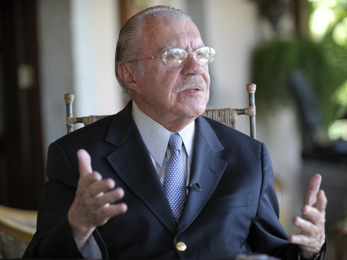 José Sarney segue internado para tratar quadro de pneumonia