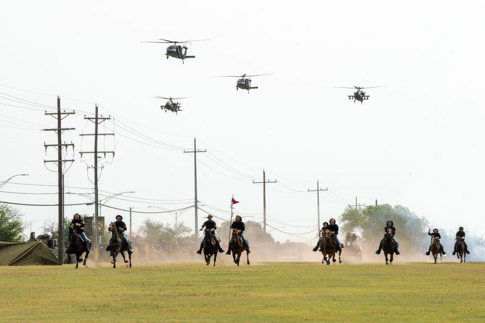 Imagem relacionada à notícia: 1 st Divisão de Cavalaria Celebra 104 Anos de História e Legado
