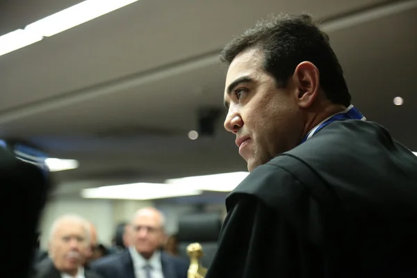 Diário Oficial confirma exoneração de Bruno Dantas do TCU após renúncia - destaque galeria